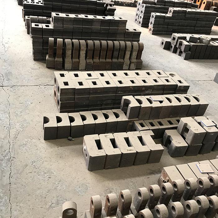 Heavy-duty VSI crusher hammer with ceramic insert
