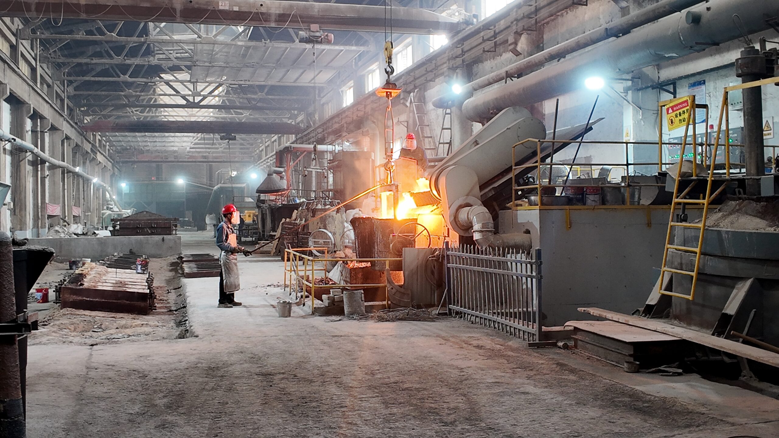 Shandong Jinkaitai Alloy Steel manufacturing facility and casting floor